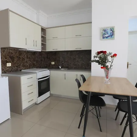 Elite Sea View Apartment *